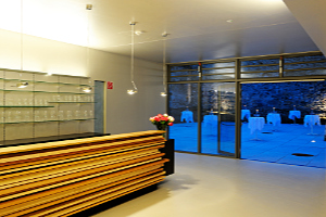 UNIQA-Hof Bar